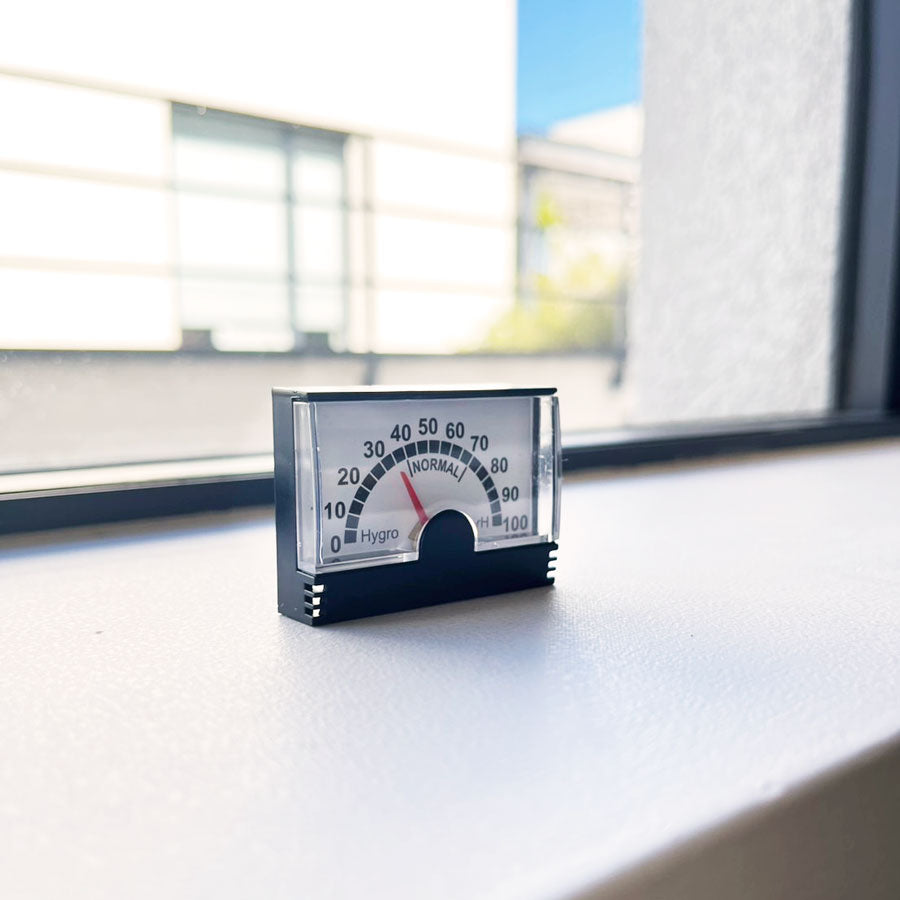 TFA Dostmann Twatcher XL Analoge Raamthermometer – Met Zuignap, Tweedelig Schaal, Weerbestendig – Gemaakt In Duitsland