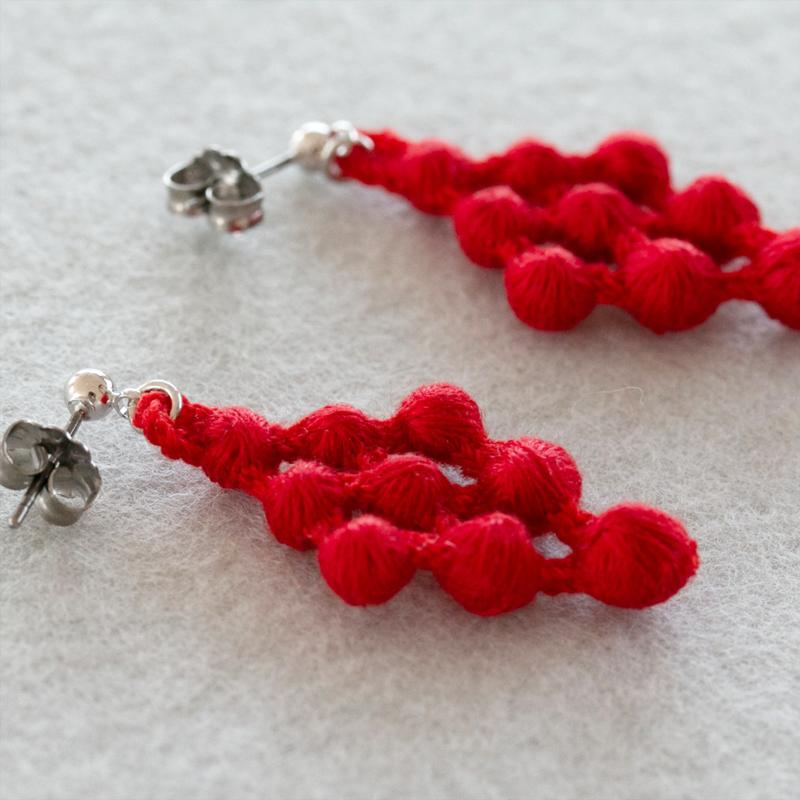 OOO トリプルオゥ アーガイルピアス 刺繍 糸