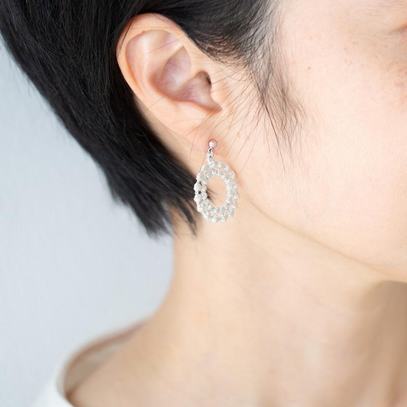 OOO トリプルオゥ ドイリーピアス 刺繍 糸