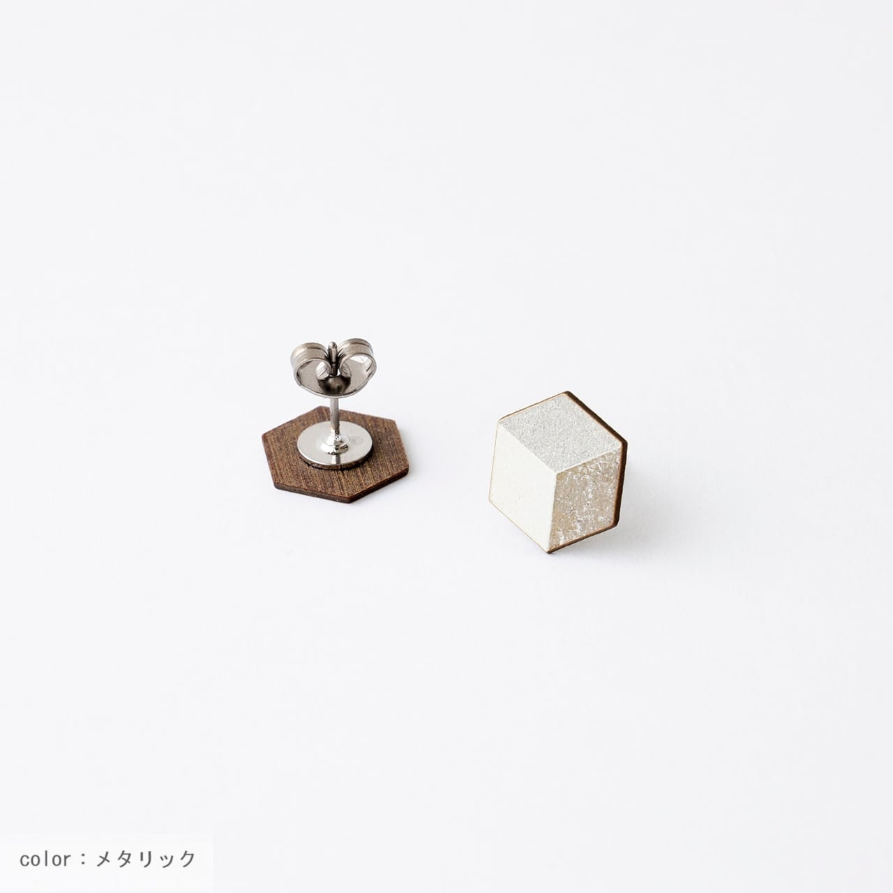 me+ ミプラス ピアス S キューブ