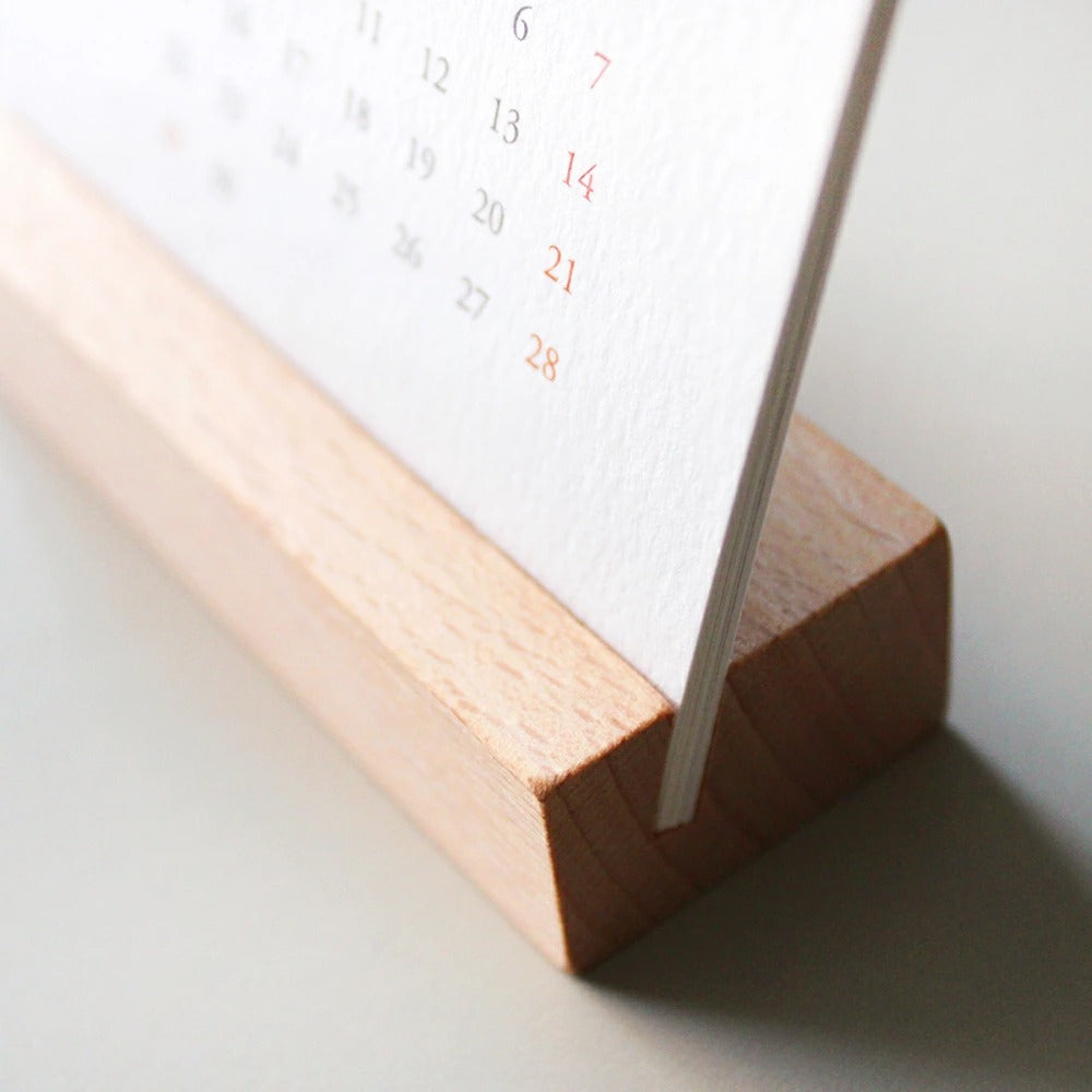 カレンダー 2026年 マトカ 木製スタンド付き 小池ふみ DJUR  MATOKA